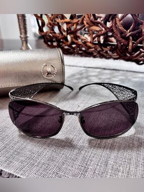 Judith Leiber Sunglasses Rare, Vintage, Titanium Lace Temples Swarovski Crystals